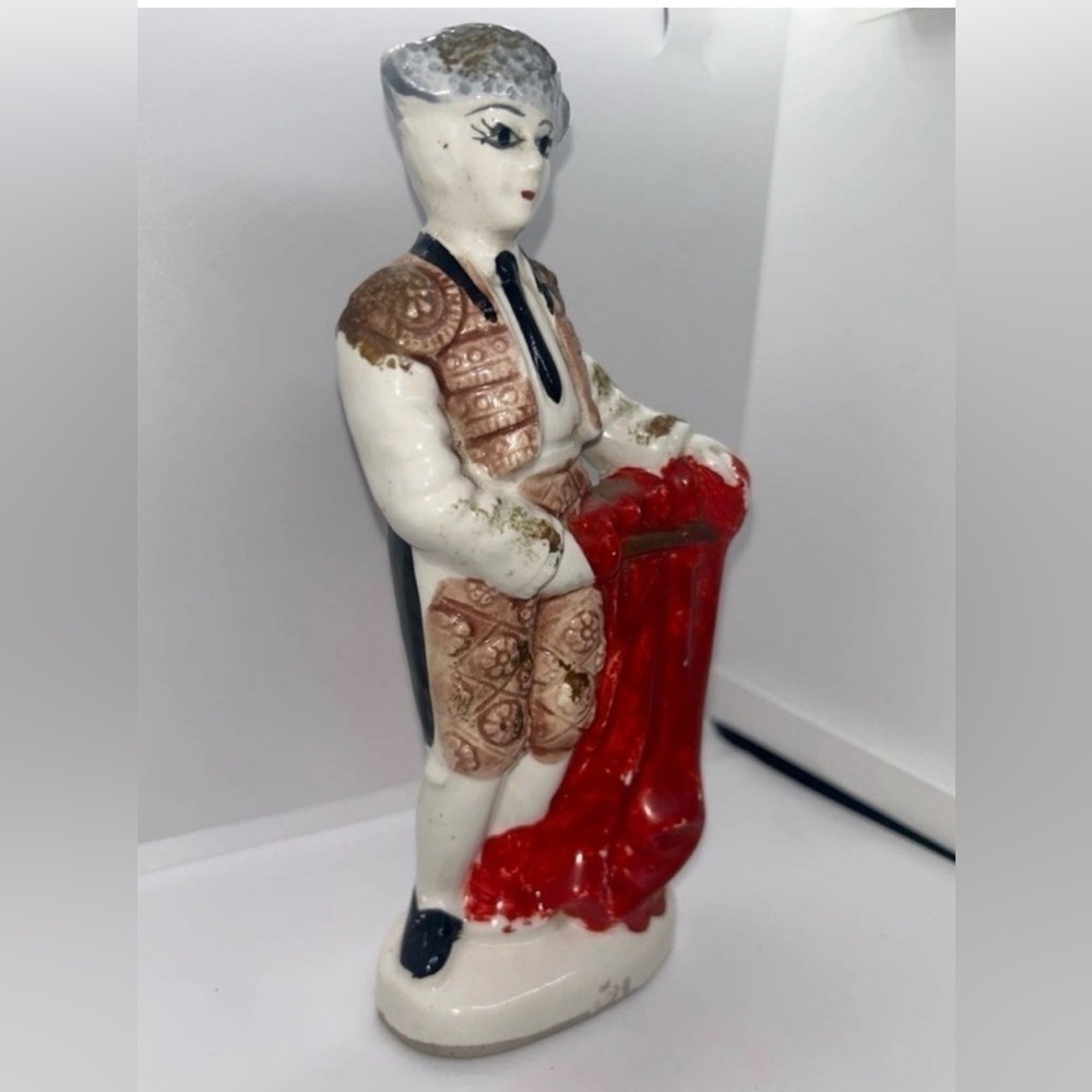 Vintage Mid Century Modern Matador Bullfighter Ceramic Figurine - Picture 3 of 9